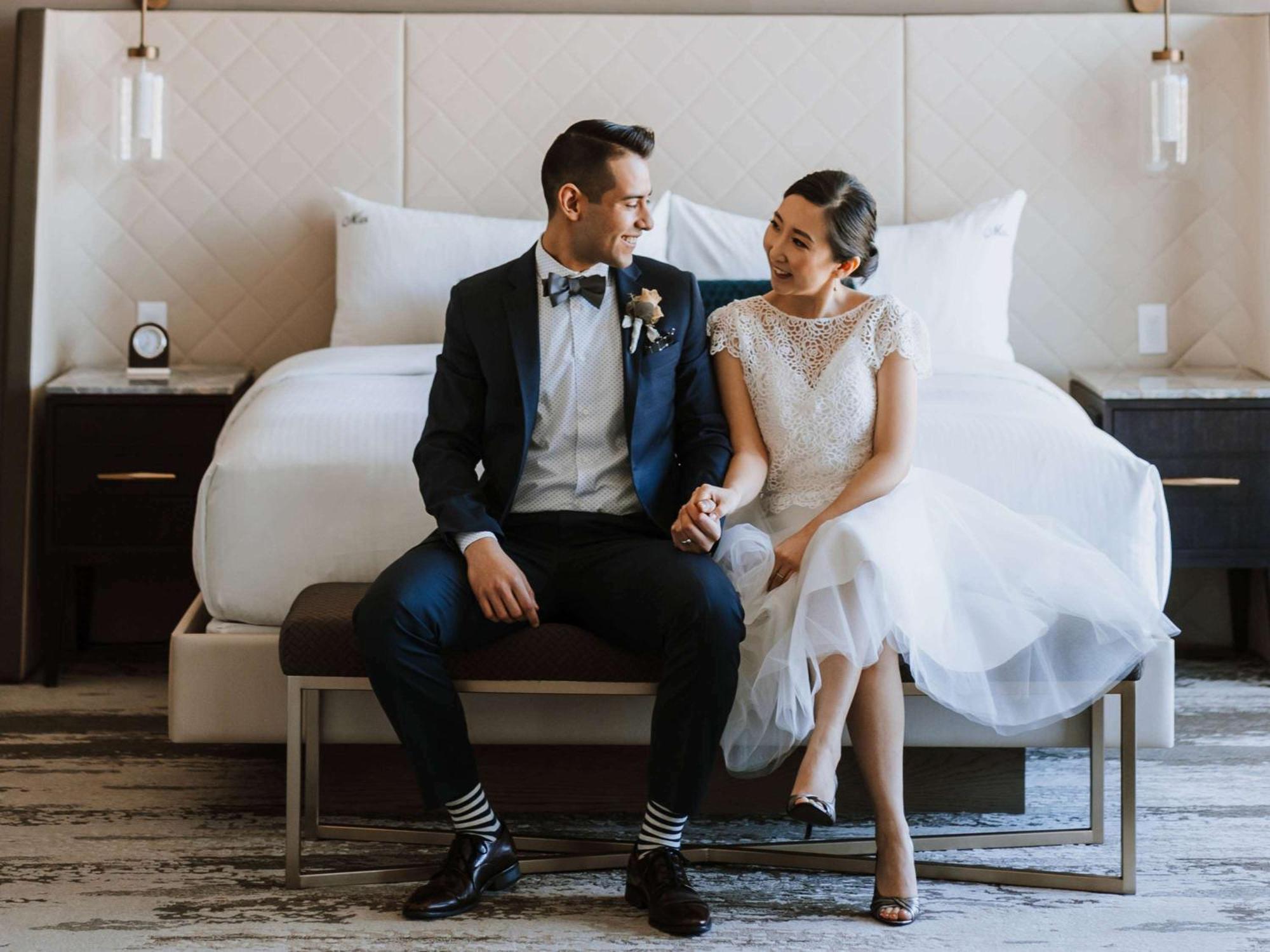 Fairmont Vancouver Airport In-Terminal Hotel Richmond Exterior foto Wedding couple